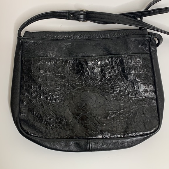 AnnRingness | Black Heavy Laptop Nag | Floral Engraved Multi Compartment Satchel - Picture 11 of 15